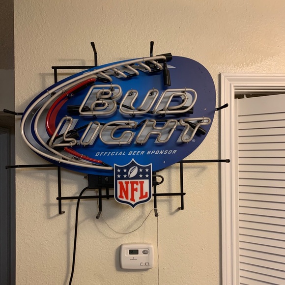 Bud Light NFL neon bar sign collectible - Picture 2 of 2